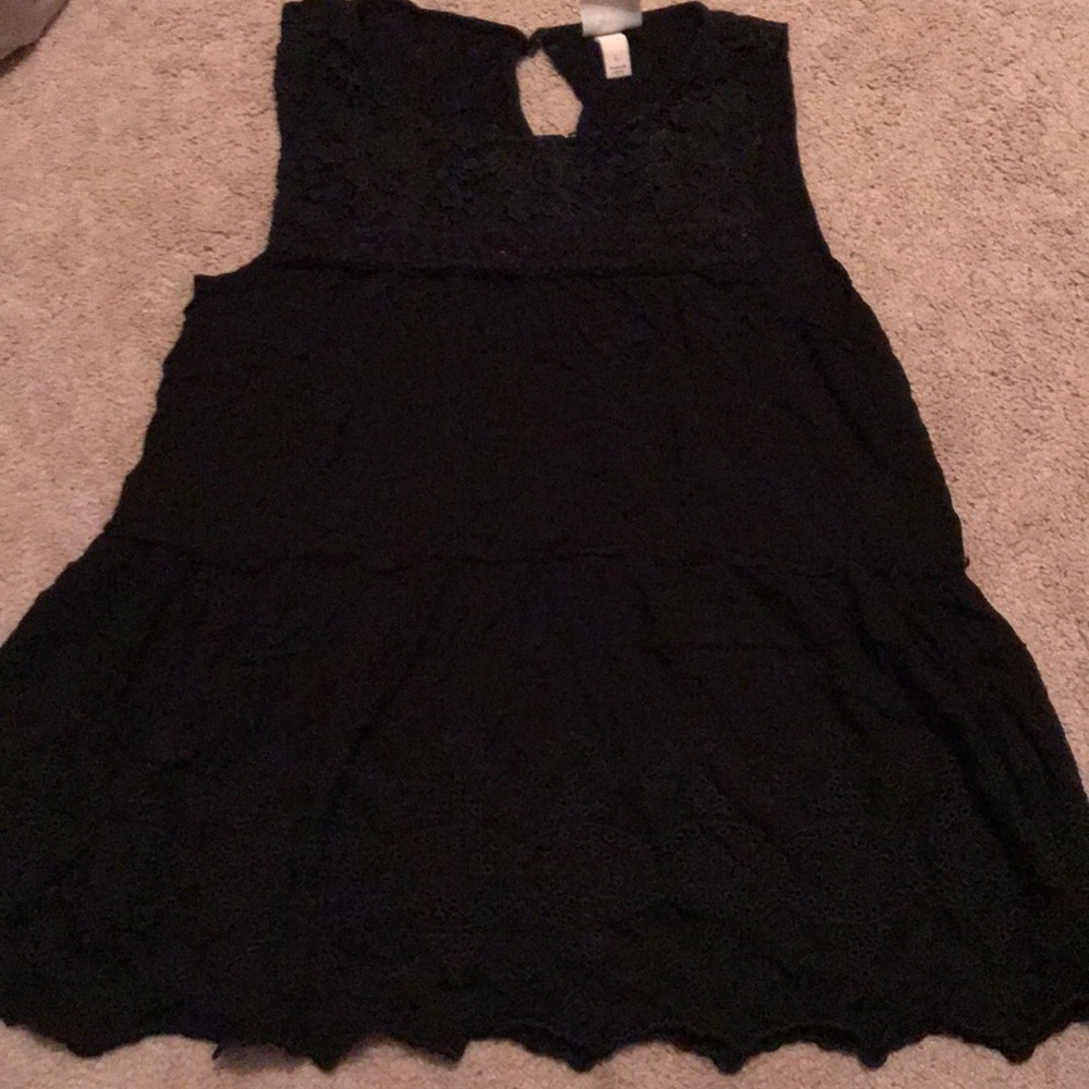 Flowy black tank